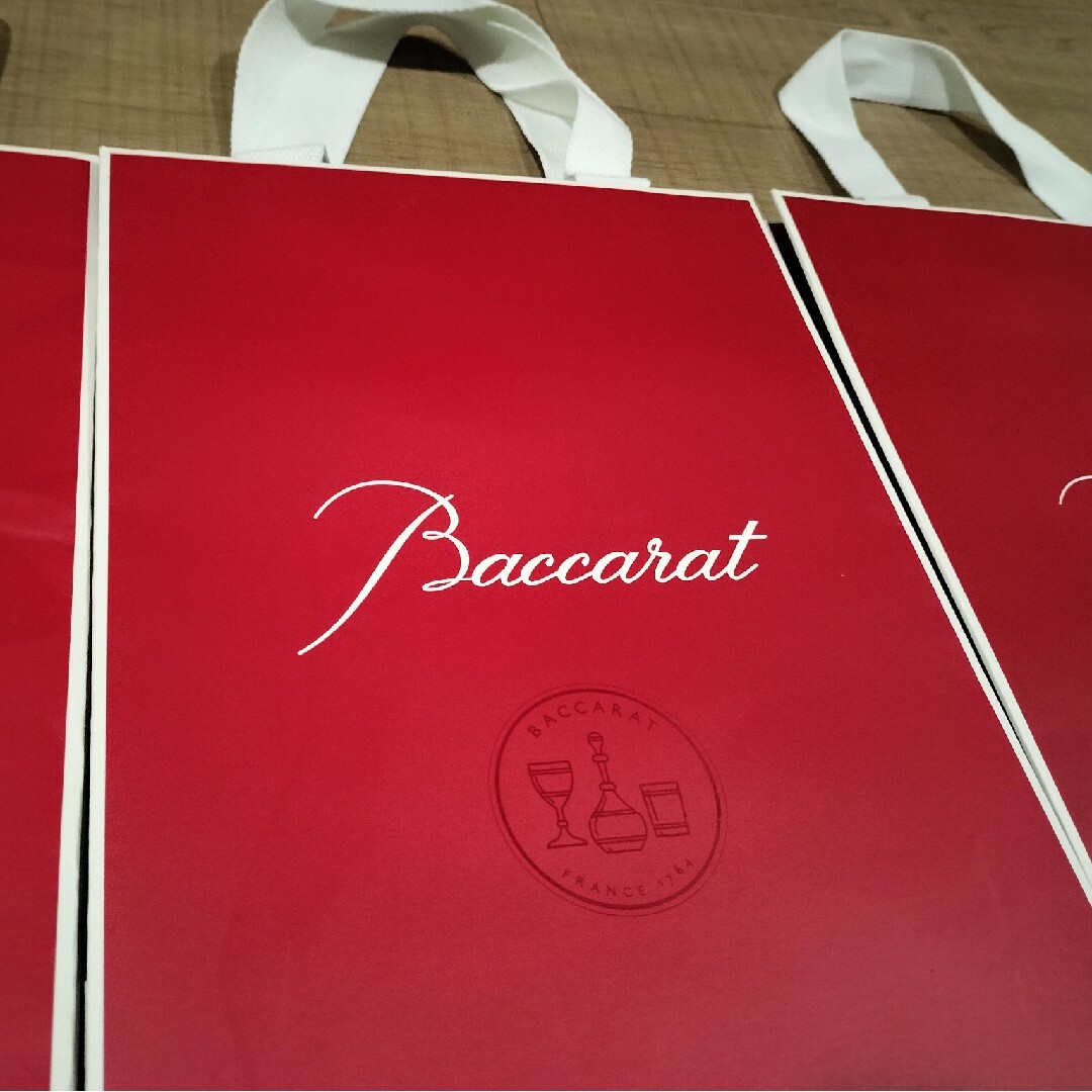 Baccarat(バカラ)の新品　未使用　バカラ専用紙袋 レディースのバッグ(ショップ袋)の商品写真