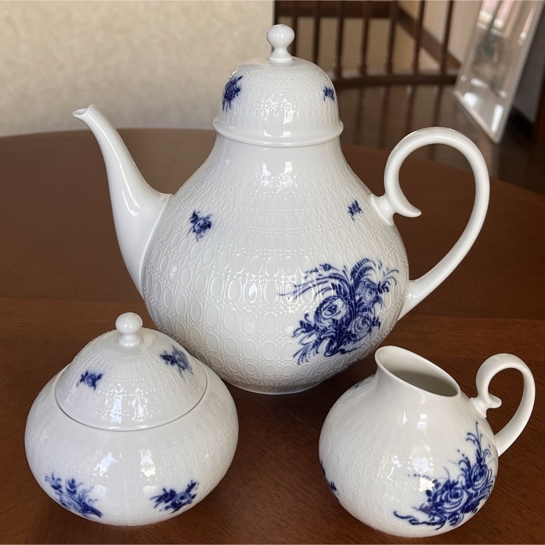 Rosenthal(ローゼンタール)の【美品】ドイツ製　ローゼンタール★ラプソディブルー★ティーポットセット インテリア/住まい/日用品のキッチン/食器(食器)の商品写真