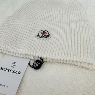 モンクレール(MONCLER)の新品未使用 MONCLER ニット帽 ビーニー モンクレール　ホワイト(ニット帽/ビーニー)