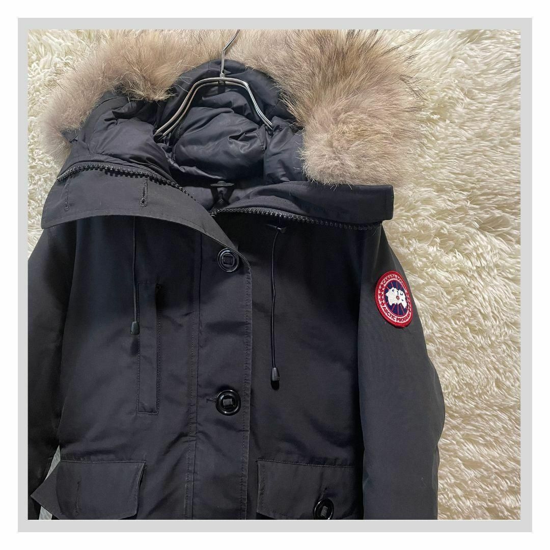 CANADA GOOSE(カナダグース)のカナダグース シャーロット　レディース　Sサイズ ダウンコート ネイビー ダウン レディースのジャケット/アウター(ダウンジャケット)の商品写真