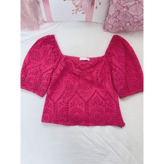 ザラ(ZARA)のカットワークブラウスTシャツ パワーショルダー オフショルダー 春夏カットソー (シャツ/ブラウス(半袖/袖なし))