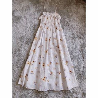 ザラ(ZARA)のシャーリング花柄ワンピース ロングワンピ 白ホワイト パープル 春夏ワンピース(ロングワンピース/マキシワンピース)