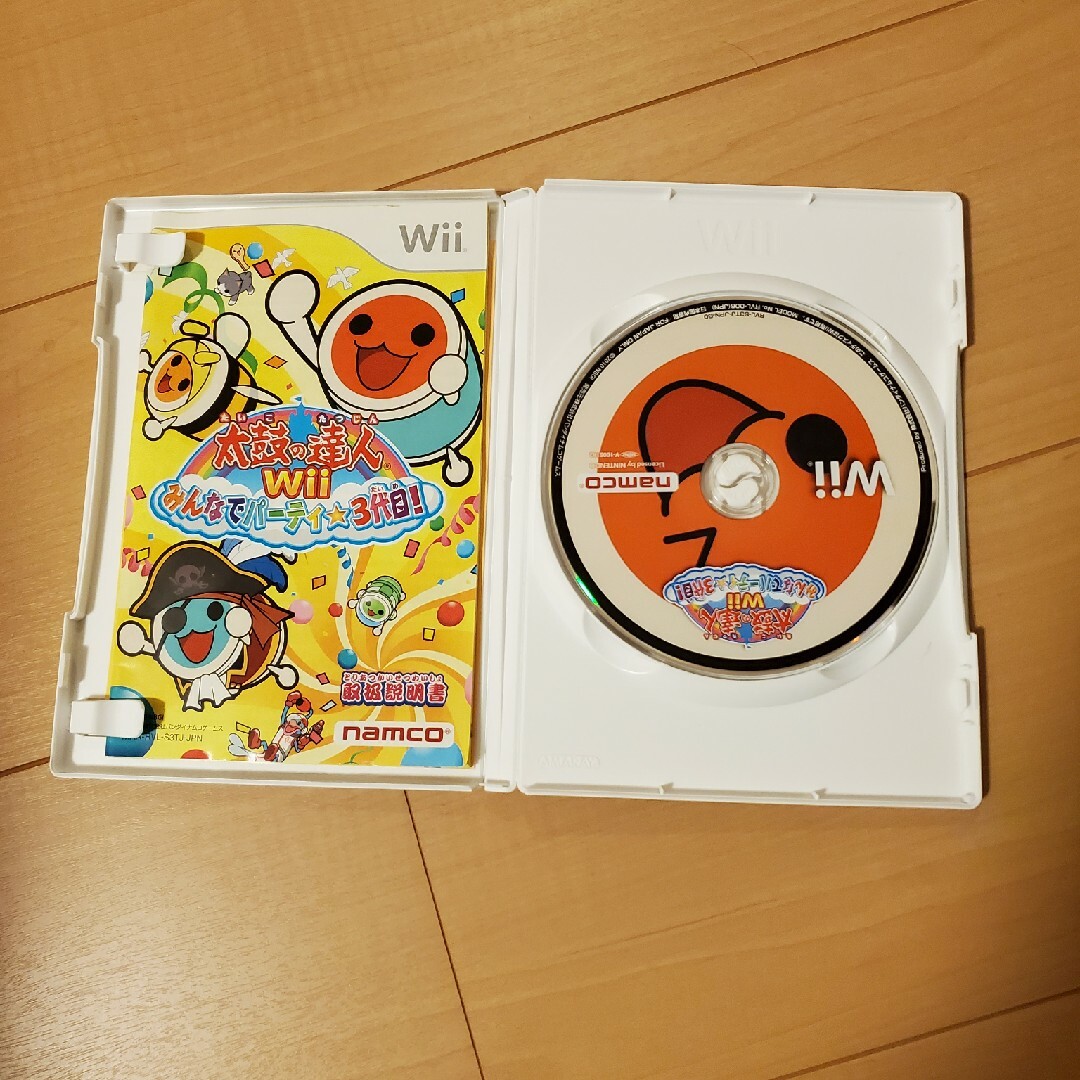 Wii(ウィー)の太鼓の達人Wii 専用コントローラ　太鼓とバチ　ソフト付き エンタメ/ホビーのゲームソフト/ゲーム機本体(家庭用ゲームソフト)の商品写真