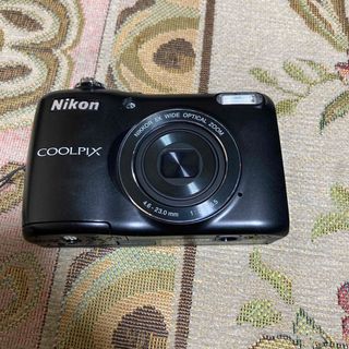 ニコン(Nikon)のNikonニコンcoolpix L26 ブラックケース付単3電池駆動(コンパクトデジタルカメラ)