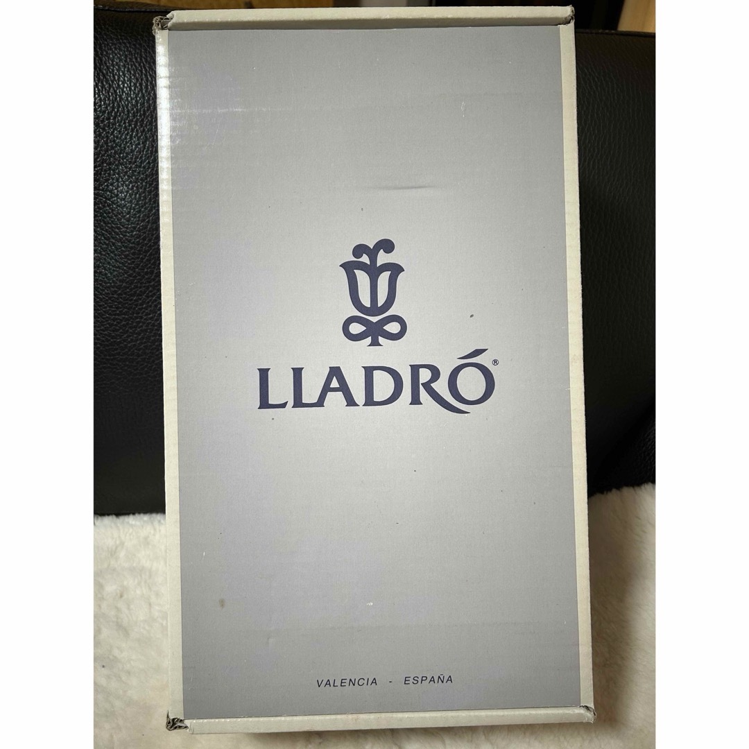 LLADRO リヤドロ　春の輝き　アンティーク　品質保証証明書有　未使用 エンタメ/ホビーの美術品/アンティーク(陶芸)の商品写真