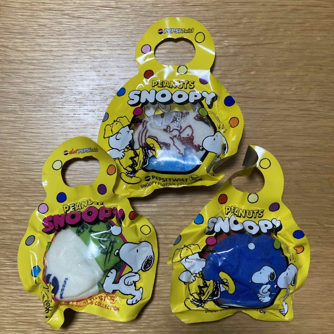 SNOOPY(スヌーピー)の未開封 非売品 3個セット スヌーピー お手玉 footjug ペプシノベルティ エンタメ/ホビーのコレクション(ノベルティグッズ)の商品写真