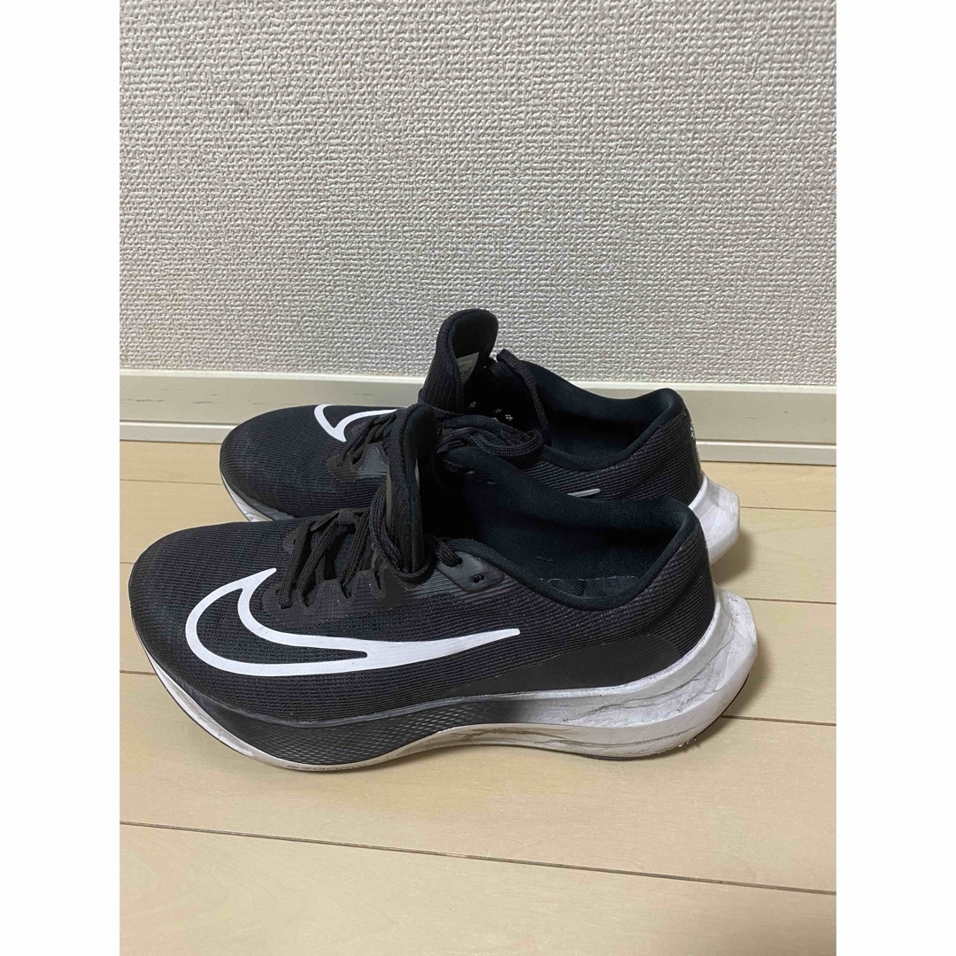 NIKE(ナイキ)の【NIKE】ZOOM FLY 5  “BLACK WHITE” (27cm) スポーツ/アウトドアのランニング(シューズ)の商品写真