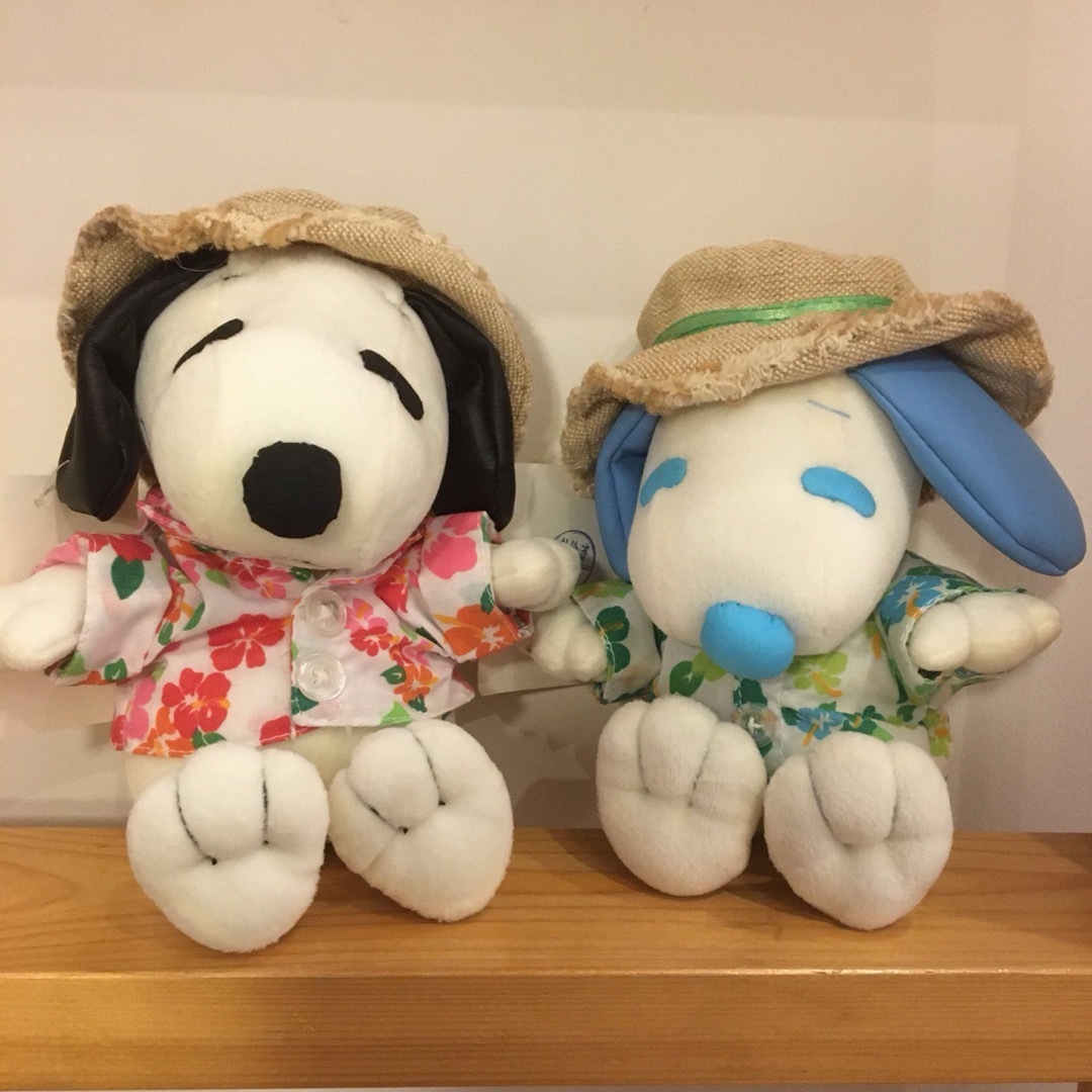 SNOOPY(スヌーピー)のスヌーピー  アロハ　ぬいぐるみ　２個 エンタメ/ホビーのおもちゃ/ぬいぐるみ(キャラクターグッズ)の商品写真