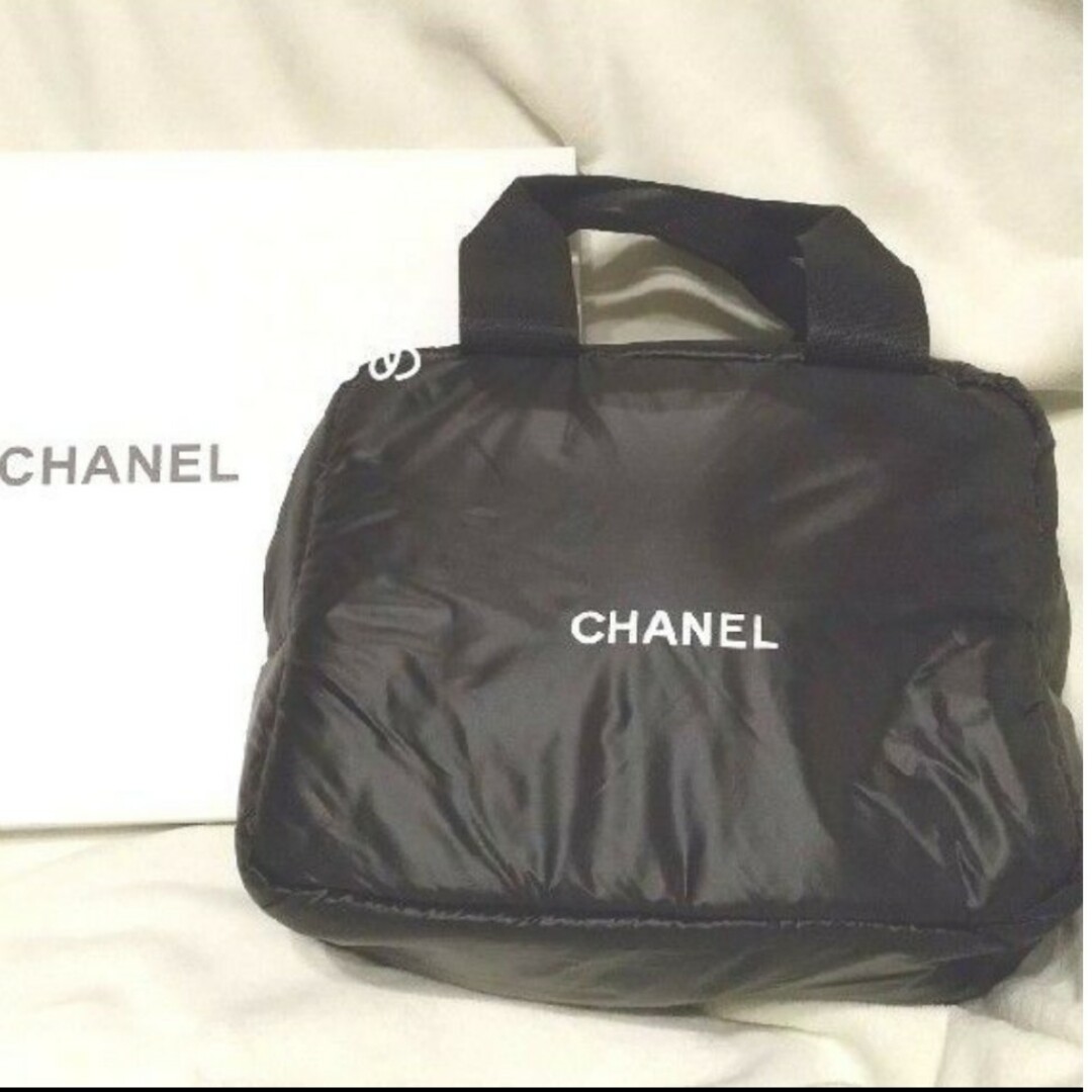 CHANEL(シャネル)のCHANEL コスメバック（ポーチ）　黒 レディースのファッション小物(ポーチ)の商品写真