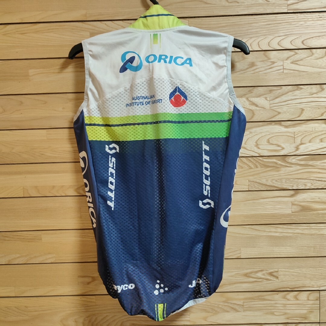 支給品 　ベスト　ORICA GreenEdge　オリカグリーンエッジ　自転車 スポーツ/アウトドアの自転車(ウエア)の商品写真