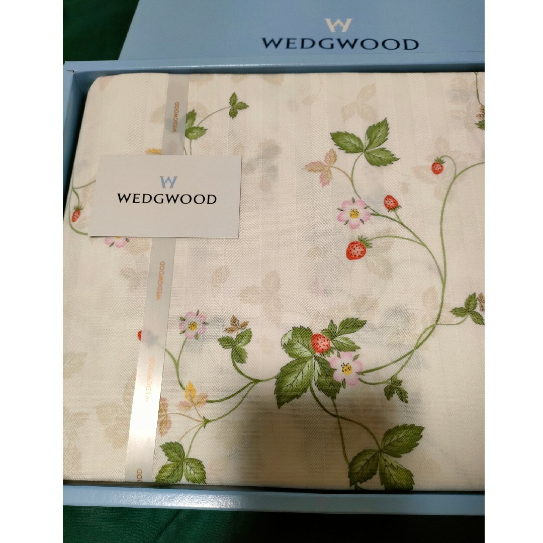 WEDGWOOD(ウェッジウッド)のWEDGWOOD ウェッジウッド ドビーシーツ ワイルドストロベリー柄 エンタメ/ホビーのコレクション(その他)の商品写真