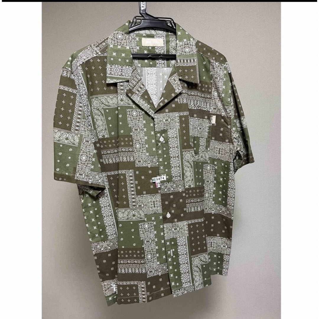 wind and sea  ペイズリー　シャツ　カーキ　Lサイズ メンズのトップス(Tシャツ/カットソー(半袖/袖なし))の商品写真