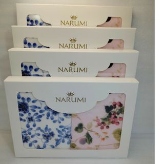 ナルミ(NARUMI)の４セット NARUMI タオルハンカチ 2枚入り ギフトボックス入り ナルミ(ハンカチ)