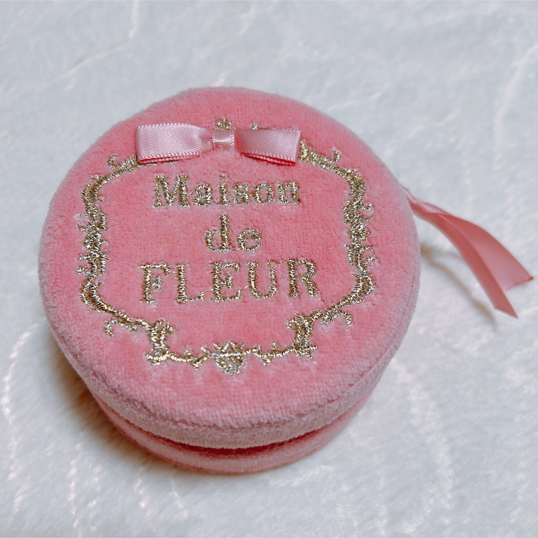 Maison de FLEUR(メゾンドフルール)のMaison de FLEURメゾンドフルールマカロンポーチアクセサリーケース レディースのファッション小物(その他)の商品写真