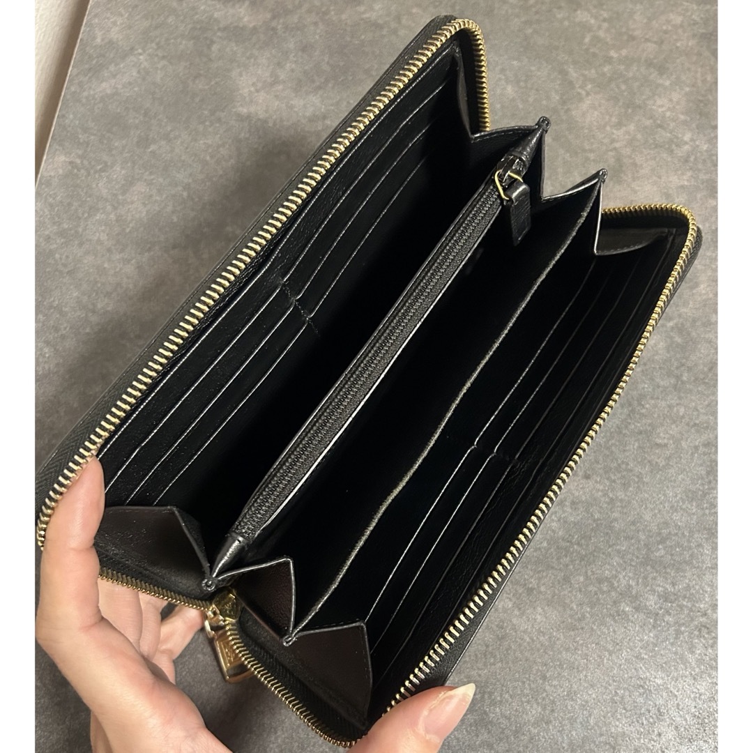 Yves Saint Laurent(イヴサンローラン)のイヴサンローラン 長財布 ラウンドジップ レディースのファッション小物(財布)の商品写真