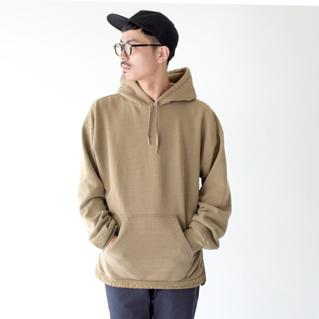 BRIEFING(ブリーフィング)のBEIGE★REMI RELIEF × BRIEFING プルオーバー パーカー メンズのトップス(パーカー)の商品写真