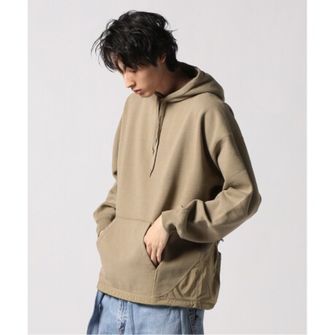 BRIEFING(ブリーフィング)のBEIGE★REMI RELIEF × BRIEFING プルオーバー パーカー メンズのトップス(パーカー)の商品写真