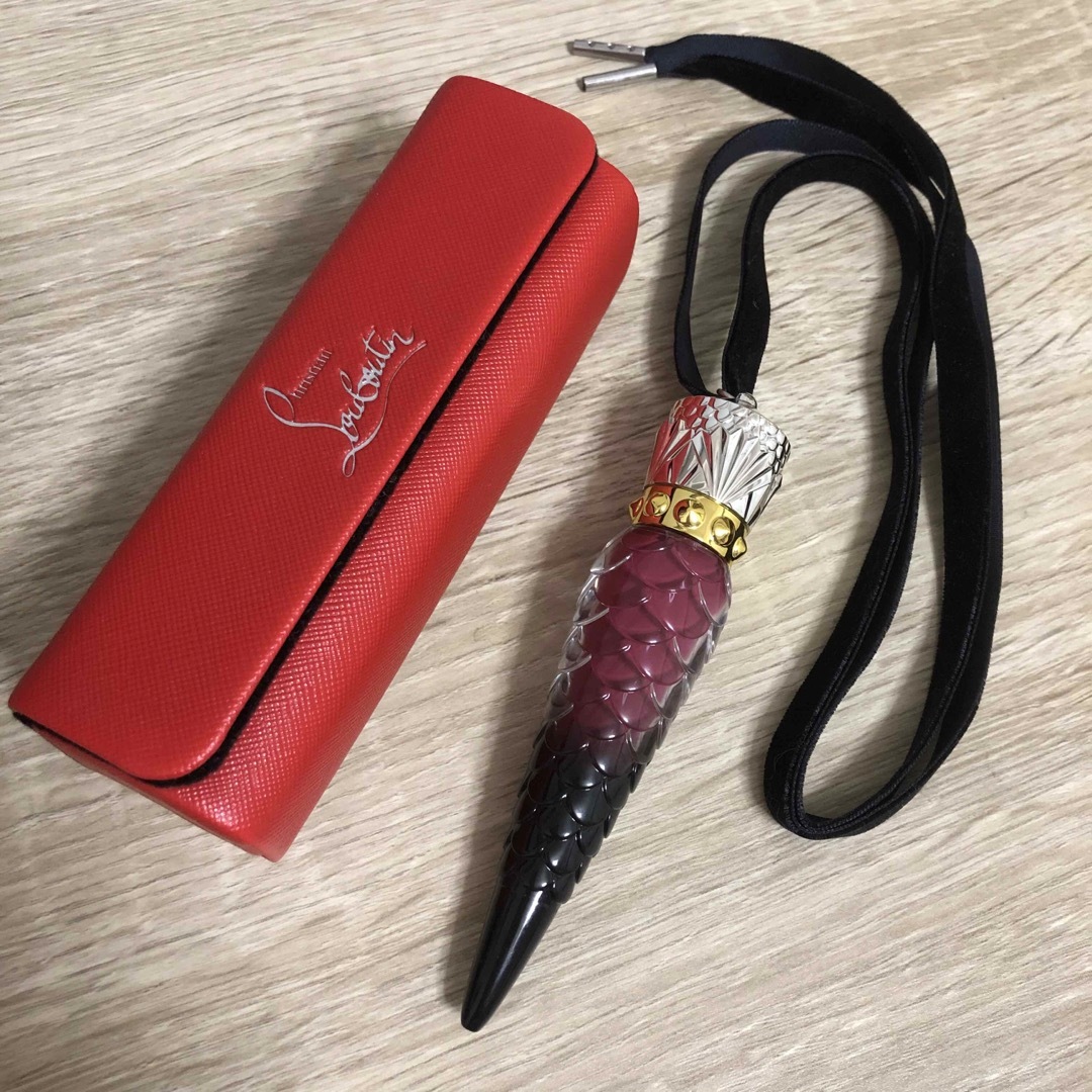 Christian Louboutin(クリスチャンルブタン)の【美品】Christian Louboutin マットフルイド リップカラー コスメ/美容のベースメイク/化粧品(口紅)の商品写真