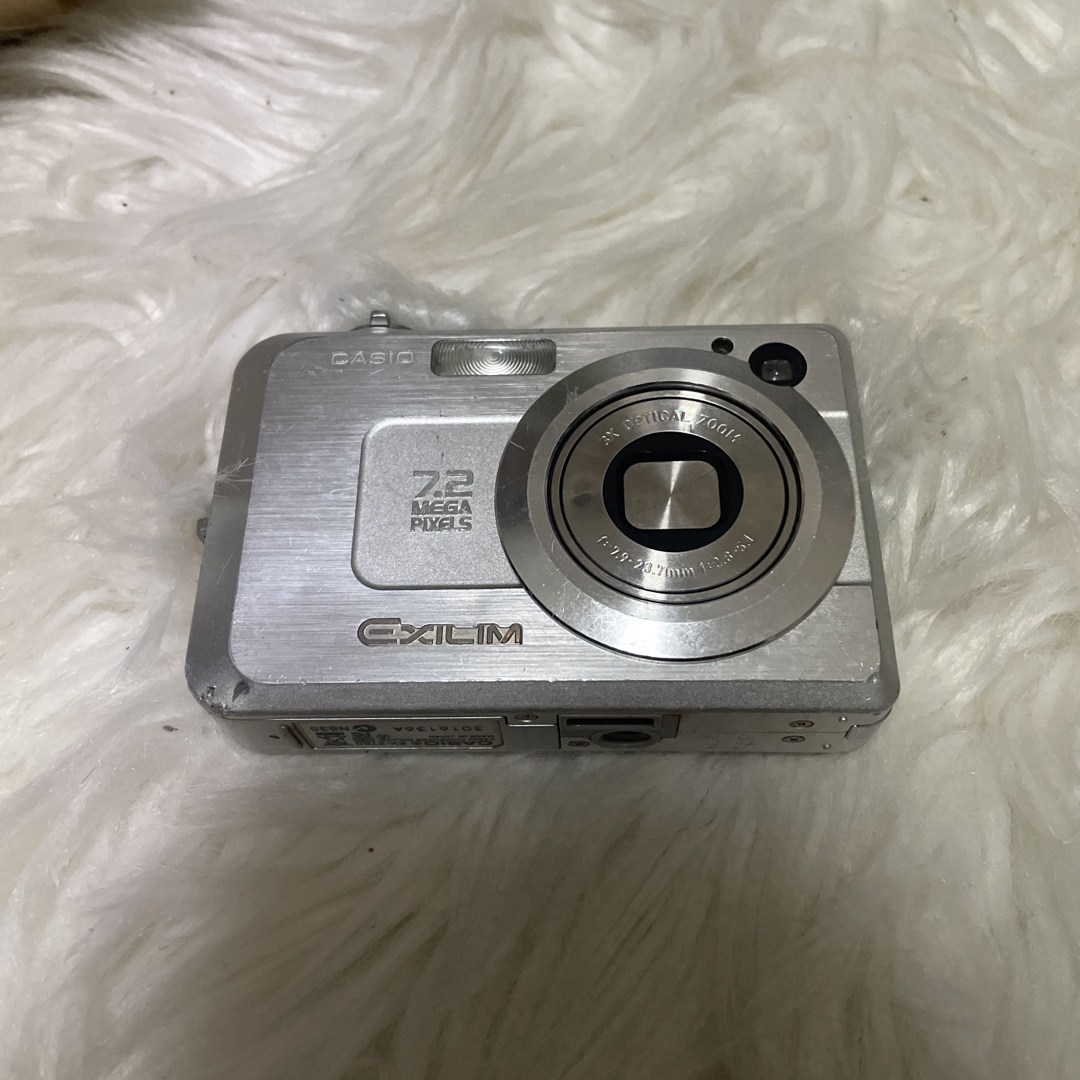 CASIO(カシオ)のCASIO EXILIM ZOOM EX-Z750 デジカメ スマホ/家電/カメラのカメラ(コンパクトデジタルカメラ)の商品写真