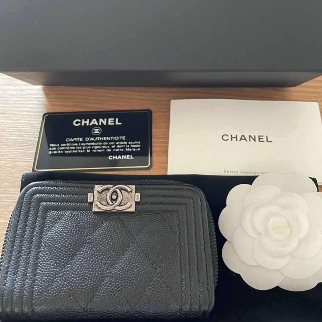 CHANEL(シャネル)のボーイシャネル コインケース シルバー金具 キャビアスキン シャネル レディースのファッション小物(コインケース)の商品写真