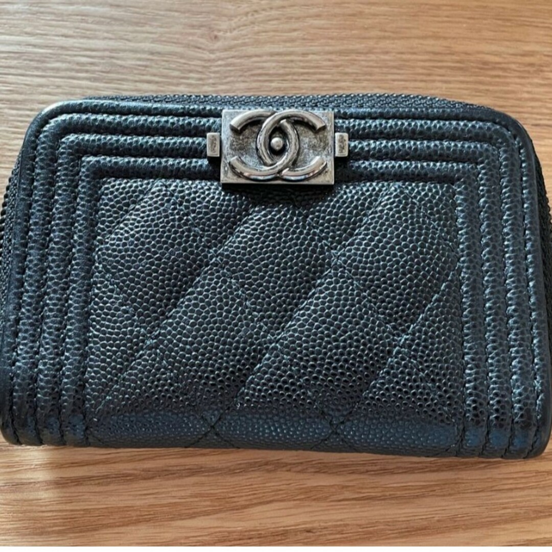 CHANEL(シャネル)のボーイシャネル コインケース シルバー金具 キャビアスキン シャネル レディースのファッション小物(コインケース)の商品写真