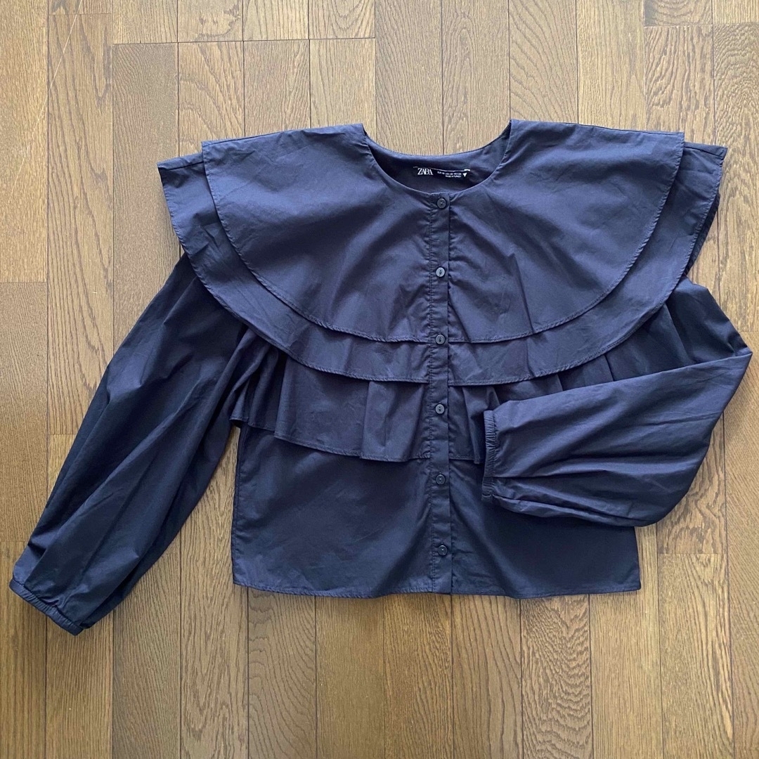 ZARA(ザラ)のZARA フリルブラウス レディースのトップス(シャツ/ブラウス(長袖/七分))の商品写真