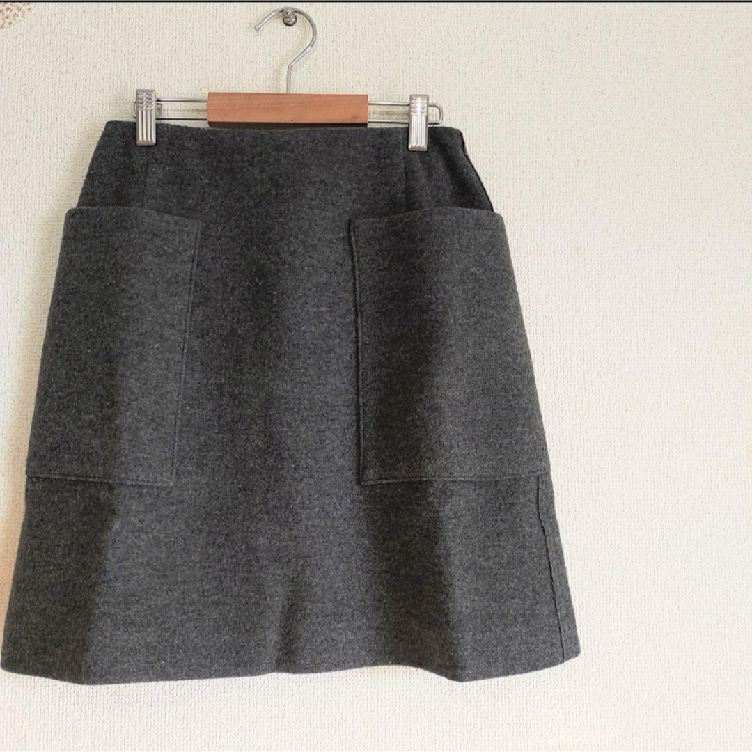 IENA(イエナ)のIENA イエナ　台形スカート  34 グレー レディースのスカート(ひざ丈スカート)の商品写真