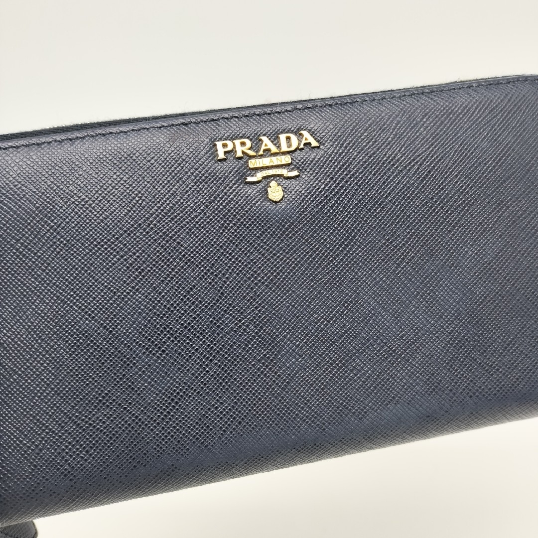 PRADA(プラダ)の極美品✨プラダ　ラウンドファスナー　長財布　ネイビー レディースのファッション小物(財布)の商品写真