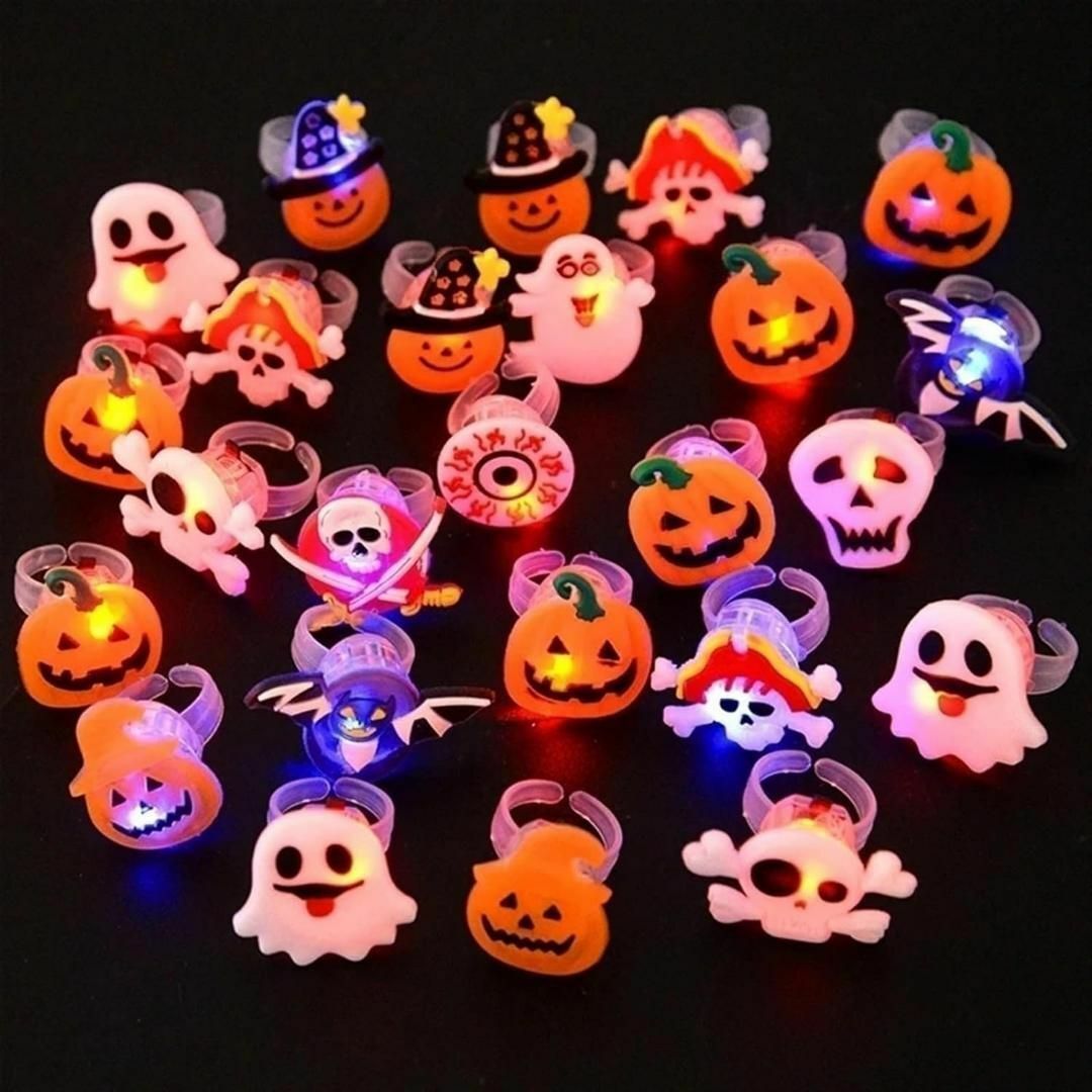 LED ライトハロウィン　光る指輪　30個入り エンタメ/ホビーのコスプレ(小道具)の商品写真