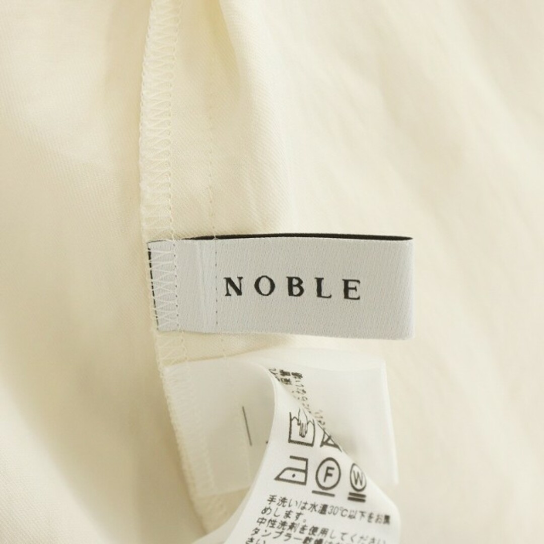 Noble(ノーブル)のノーブル ノースリーブシャツ ブラウス リボン モックネック F アイボリー レディースのトップス(シャツ/ブラウス(半袖/袖なし))の商品写真