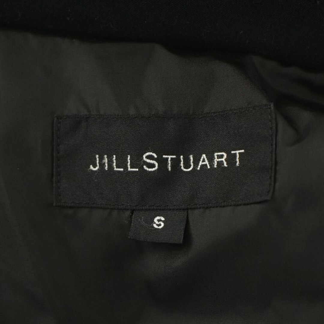 JILLSTUART(ジルスチュアート)のジルスチュアート ダウンコート フード付き ラクーンファー ショート S 黒 レディースのジャケット/アウター(ダウンコート)の商品写真