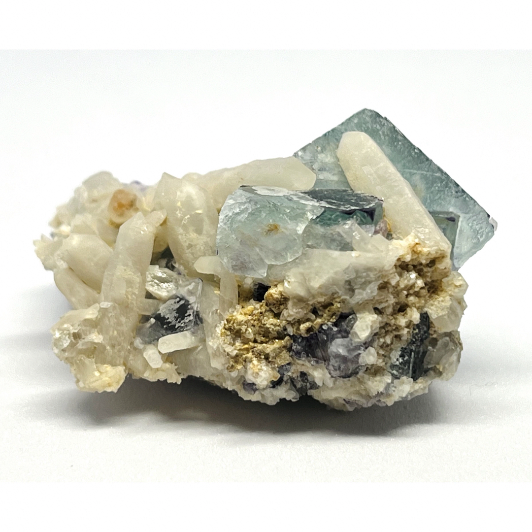 ブランドバーグ産 フローライト水晶 共生 鉱物標本 ブランドバーグ産 フローライト水晶 共生 鉱物標本