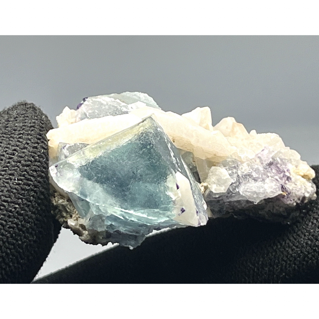 ブランドバーグ産 フローライト水晶 共生 鉱物標本 ブランドバーグ産 フローライト水晶 共生 鉱物標本