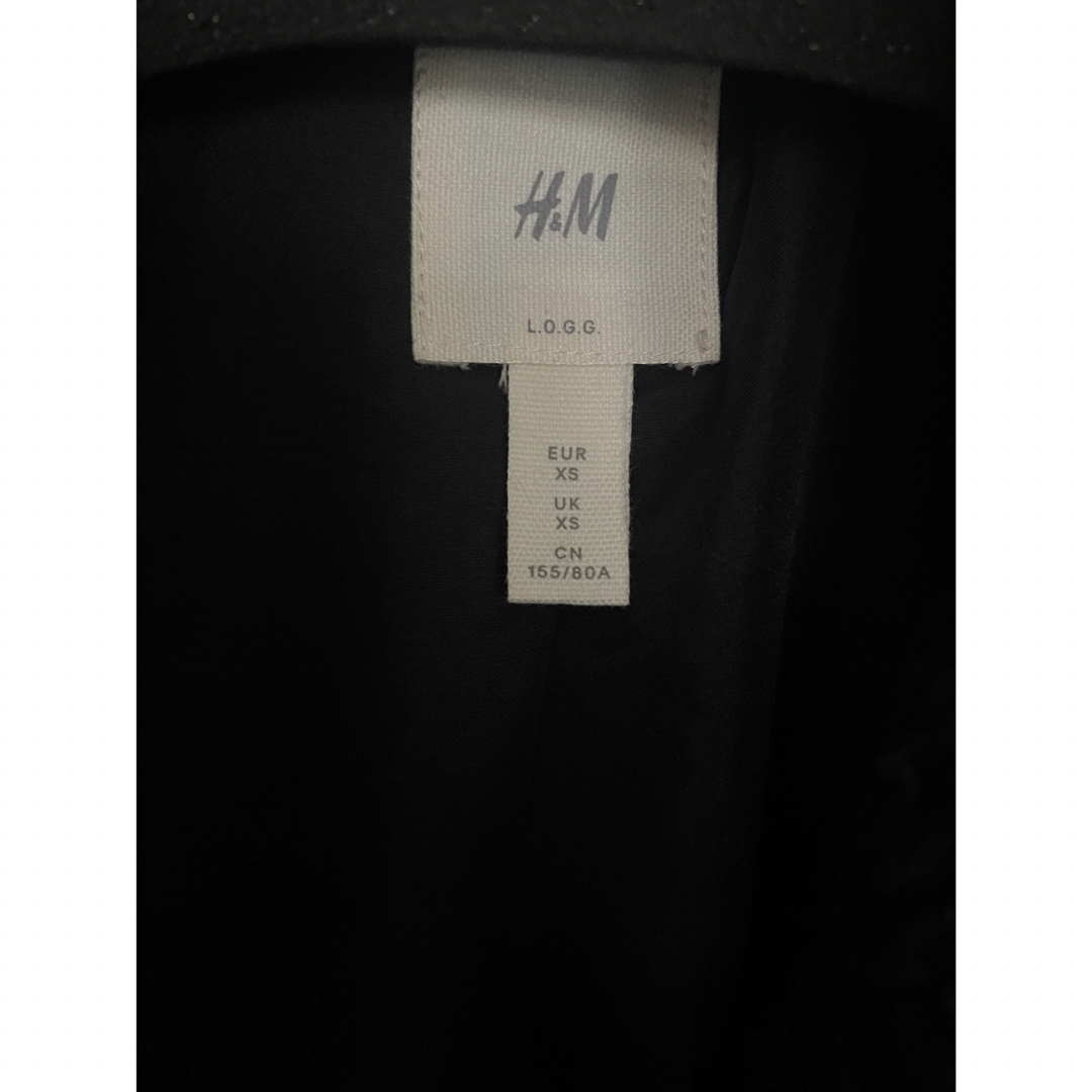 H&M(エイチアンドエム)のH&M エコファーコート　ショート丈　ブラック レディースのジャケット/アウター(毛皮/ファーコート)の商品写真