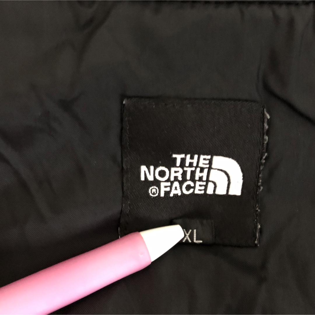 THE NORTH FACE(ザノースフェイス)の【ノースフェイス】中綿インナーダウンジャケット　総柄　ブラック　花柄　刺繍25ｋ レディースのジャケット/アウター(その他)の商品写真