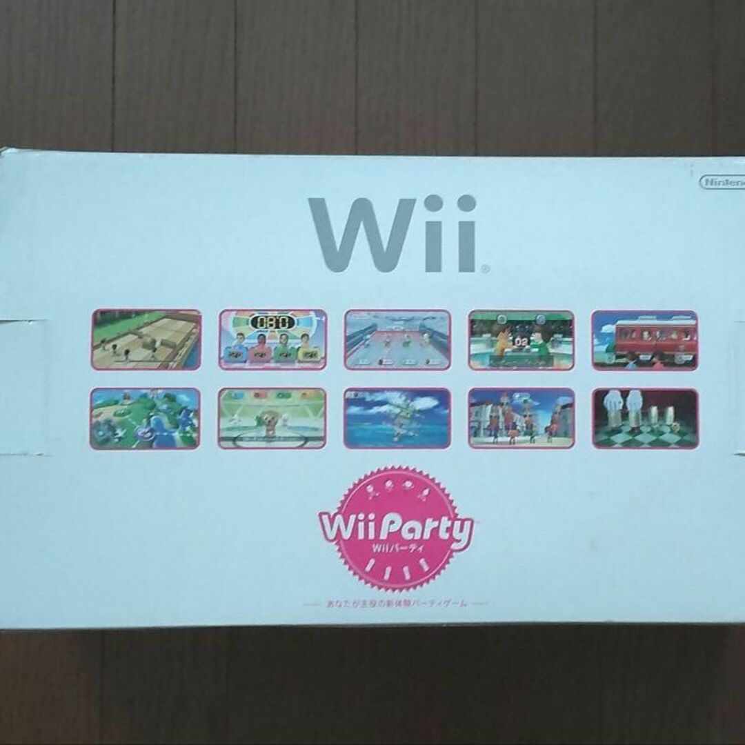 Wii(ウィー)の【Nintendo Wii】リモコンプラス2本 Wiiパーテイパック同梱版 白 エンタメ/ホビーのゲームソフト/ゲーム機本体(家庭用ゲーム機本体)の商品写真