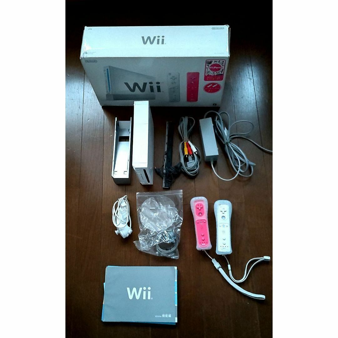 Wii(ウィー)の【Nintendo Wii】リモコンプラス2本 Wiiパーテイパック同梱版 白 エンタメ/ホビーのゲームソフト/ゲーム機本体(家庭用ゲーム機本体)の商品写真