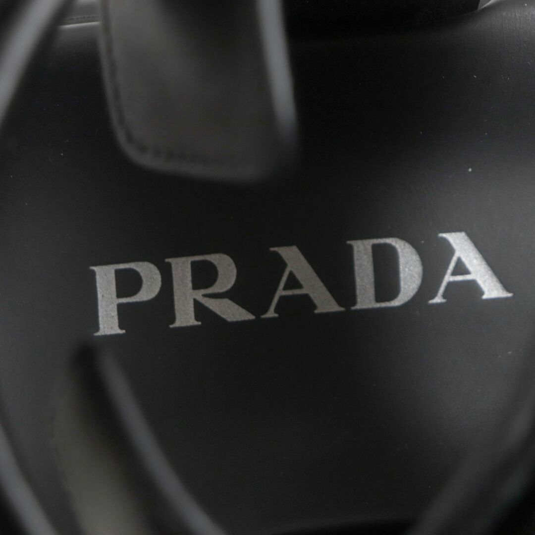 PRADA(プラダ)の極美品▼PRADA プラダ エンボスロゴ入り パデッドナッパ レザースポーツサンダル ブラック 5 1/2(24.5～25cm位) メンズ イタリア製 メンズの靴/シューズ(サンダル)の商品写真