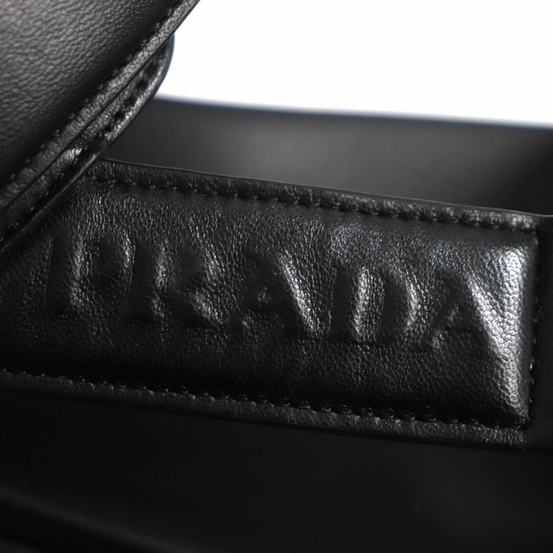 PRADA(プラダ)の極美品▼PRADA プラダ エンボスロゴ入り パデッドナッパ レザースポーツサンダル ブラック 5 1/2(24.5～25cm位) メンズ イタリア製 メンズの靴/シューズ(サンダル)の商品写真