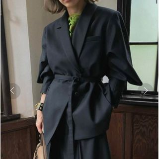 アメリヴィンテージ(Ameri VINTAGE)のUND ASYMMETRY COLLAR JACKET  ブラック (テーラードジャケット)