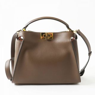 フェンディ(FENDI)の未使用品◎イタリア製 FENDI フェンディ 8BN302 ピーカブー アイコニックエッセンシャリー 2Wayバッグ レザー ブラウン系 保管袋付き(ハンドバッグ)