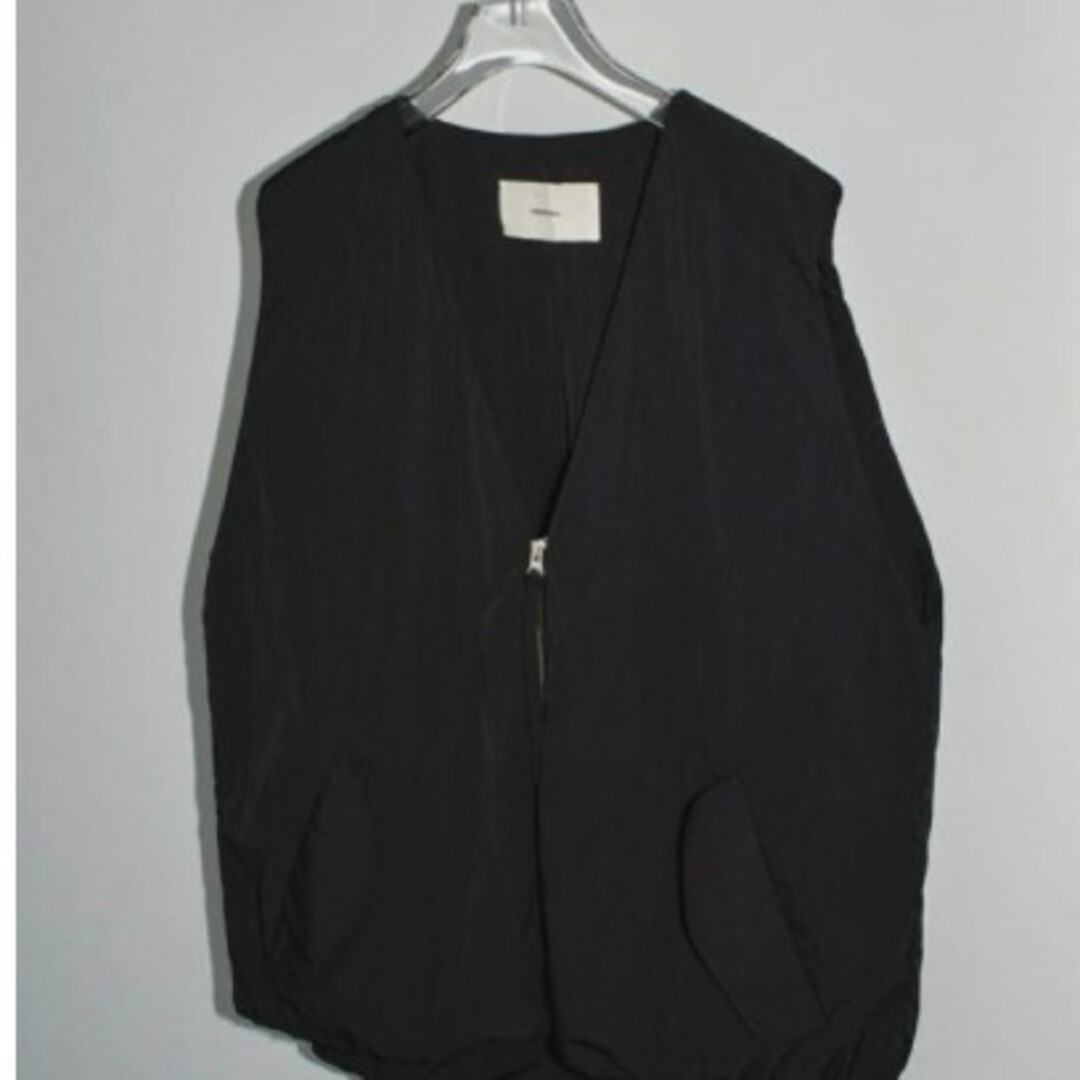 TODAYFUL(トゥデイフル)のTODAYFUL Vneck Nylon Vest レディースのトップス(ベスト/ジレ)の商品写真