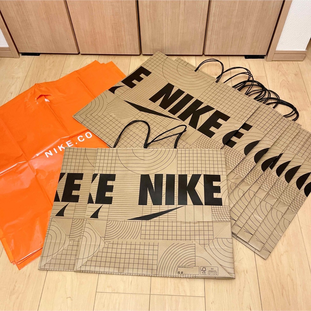 NIKE(ナイキ)の再値下げ NIKE ナイキ 紙袋 ショップ袋 ショッピングバッグ 各種セット レディースのバッグ(ショップ袋)の商品写真