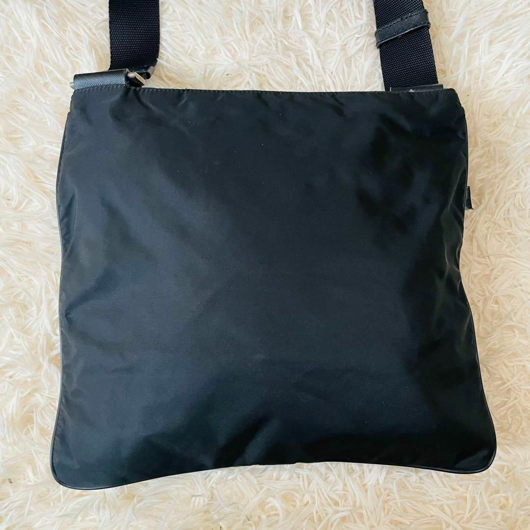 美品*PRADA ショルダーバッグ 肩掛け 前ポケット 三角ロゴ 美品*PRADA ショルダーバッグ 肩掛け 前ポケット 三角ロゴ