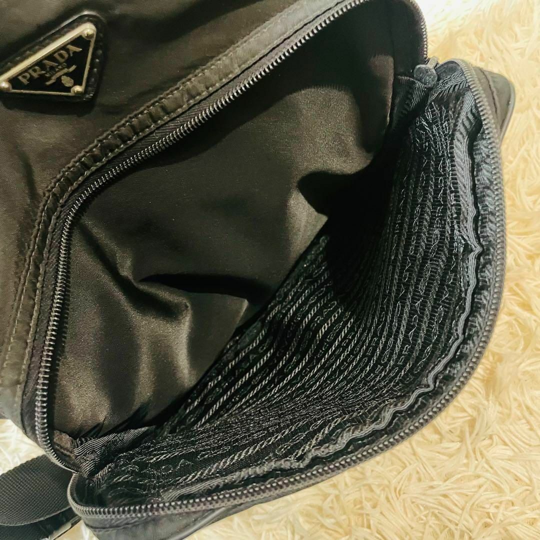 美品*PRADA ショルダーバッグ 肩掛け 前ポケット 三角ロゴ 美品*PRADA ショルダーバッグ 肩掛け 前ポケット 三角ロゴ
