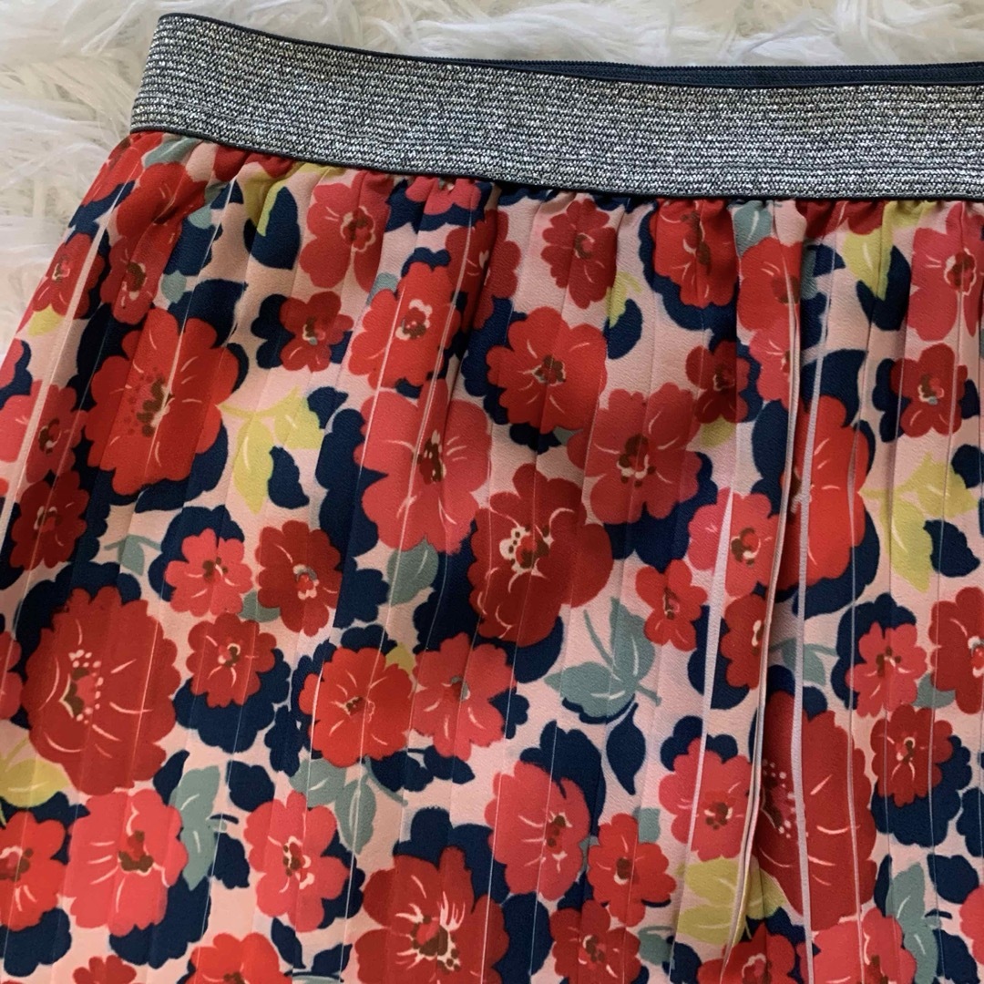 Cath Kidston(キャスキッドソン)の新品 キャスキッドソン プリーツ ミディスカート 花柄 カモフラワー Sサイズ レディースのスカート(ひざ丈スカート)の商品写真