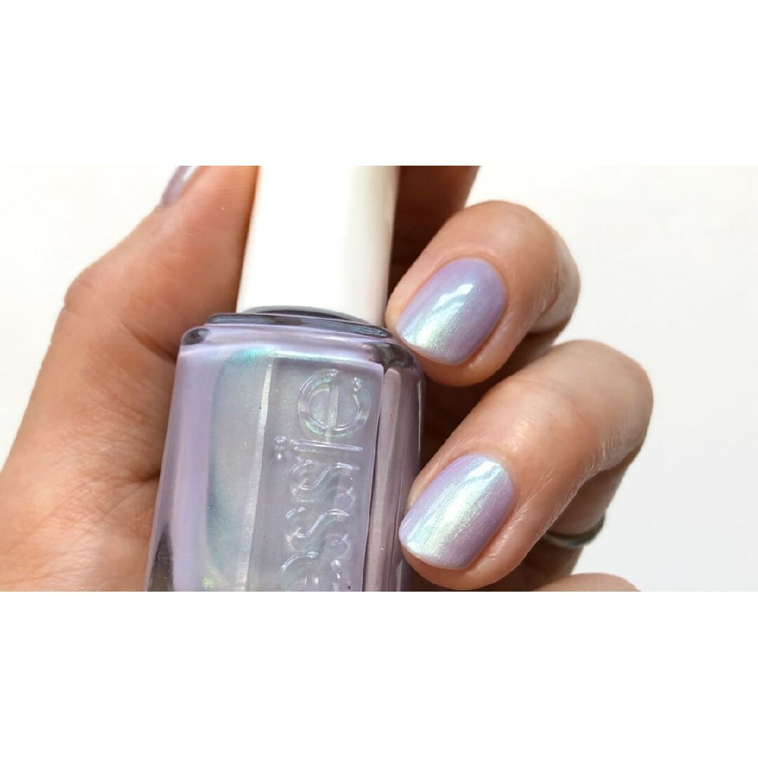 Essie(エッシー)の【レアカラー】essie  1548  tiers of joy コスメ/美容のネイル(マニキュア)の商品写真