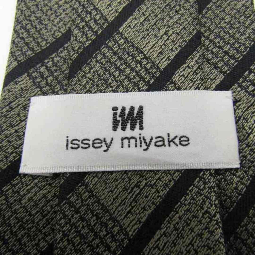 ISSEY MIYAKE(イッセイミヤケ)のイッセイミヤケ ブランド ネクタイ シルク ストライプ柄 チェック柄 メンズ グレー ISSEY MIYAKE メンズのファッション小物(ネクタイ)の商品写真