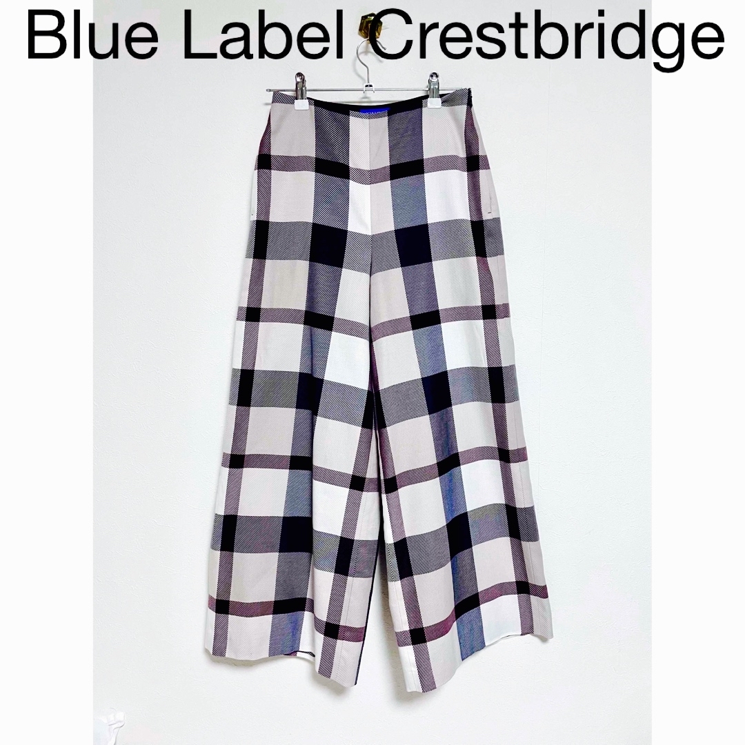 BLACK LABEL CRESTBRIDGE(ブラックレーベルクレストブリッジ)のブルーレーベル　クレストブリッジ  人気のチェック柄　ワイドパンツ レディースのパンツ(カジュアルパンツ)の商品写真