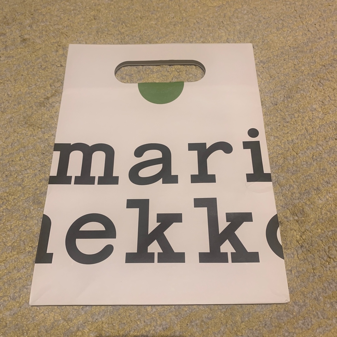 marimekko(マリメッコ)のマリメッコ　ショップ袋 レディースのバッグ(ショップ袋)の商品写真
